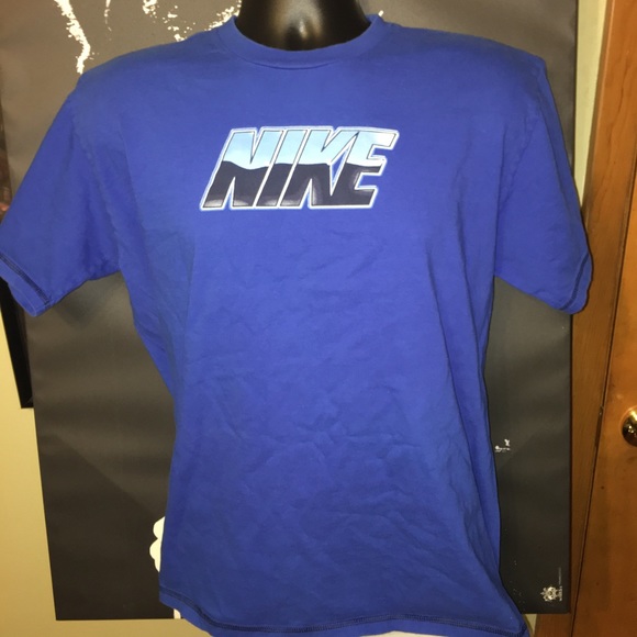Men’s Large Nike Graphic Tee - Picture 2 of 5